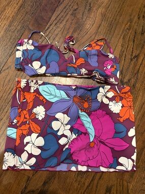 NWT ✨ Syla M/L Vibrant Floral Two-Piece Bikini Set with skirt bottom